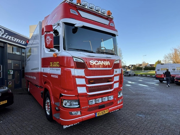 Scania V8 vrachtwagen nieuw